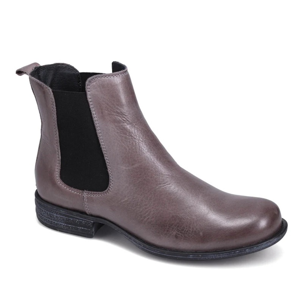 Miz Mooz Lewis Booties Size W8 in Graphite NWOT